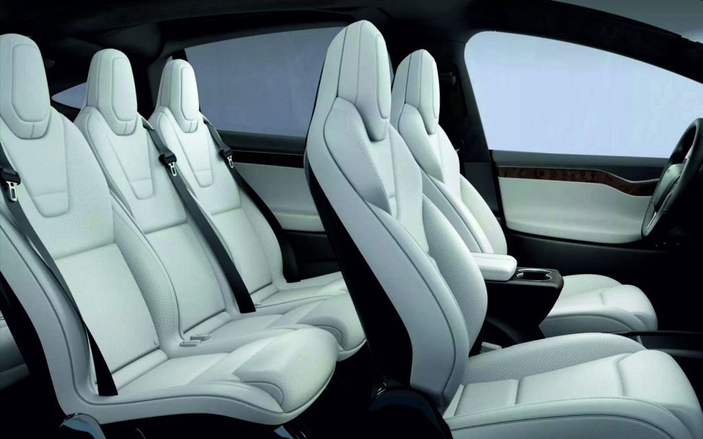Tesla X parte interna: Asientos